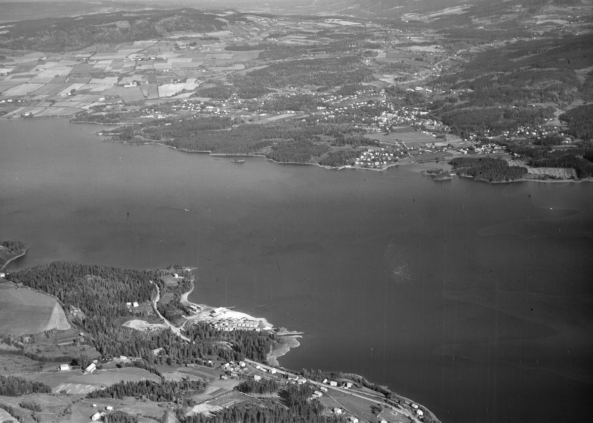 Anno Domkirkeodden, Flyfoto av Moelv og Ringsbygda, sett fra Redalen.