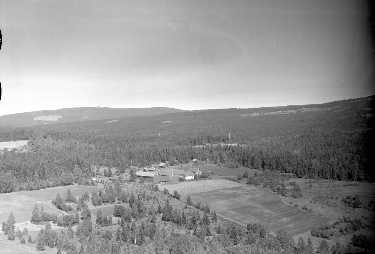 Anno Domkirkeodden, Flyfoto av Brukstuen gard, Brøttum, Ringsaker.