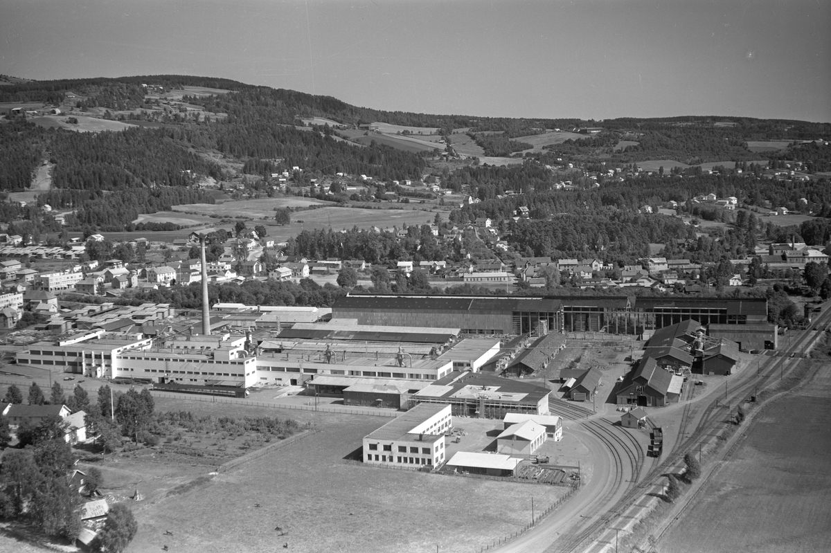 Anno Domkirkeodden, Flyfoto av Berger Langmoen fabrikk, Langmosaga, Brumundal.
