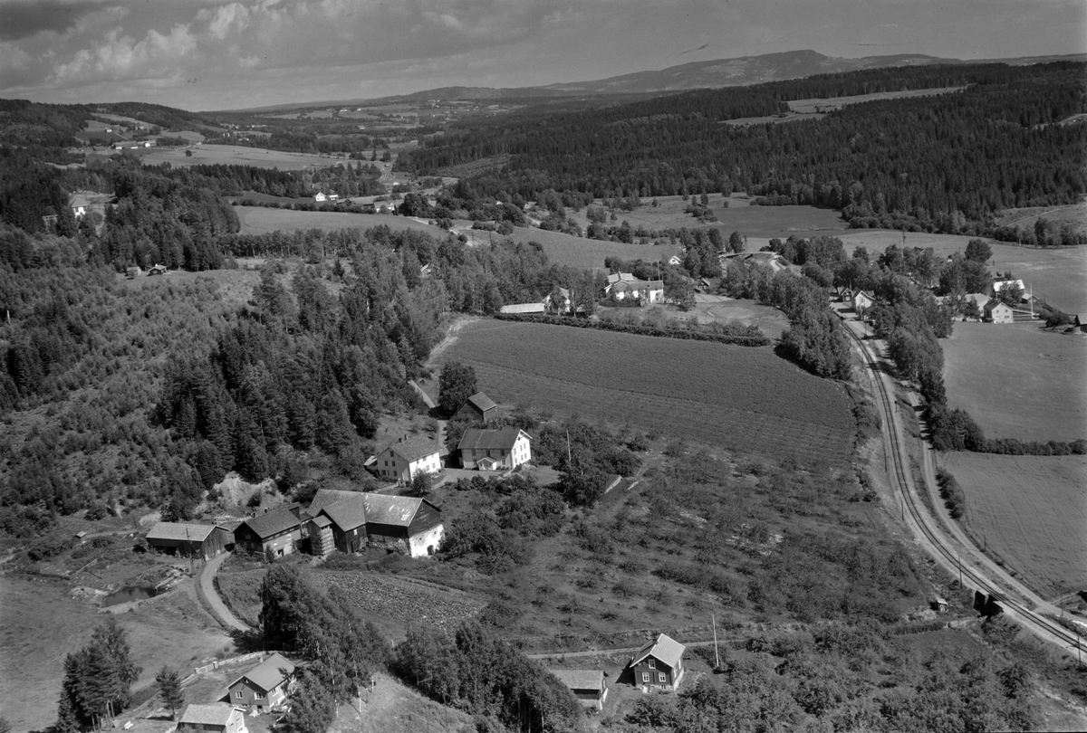 Widerøes Flyveselskap A/S, Flyfoto av Tømten ved Ringsaker Folkehøgskole.