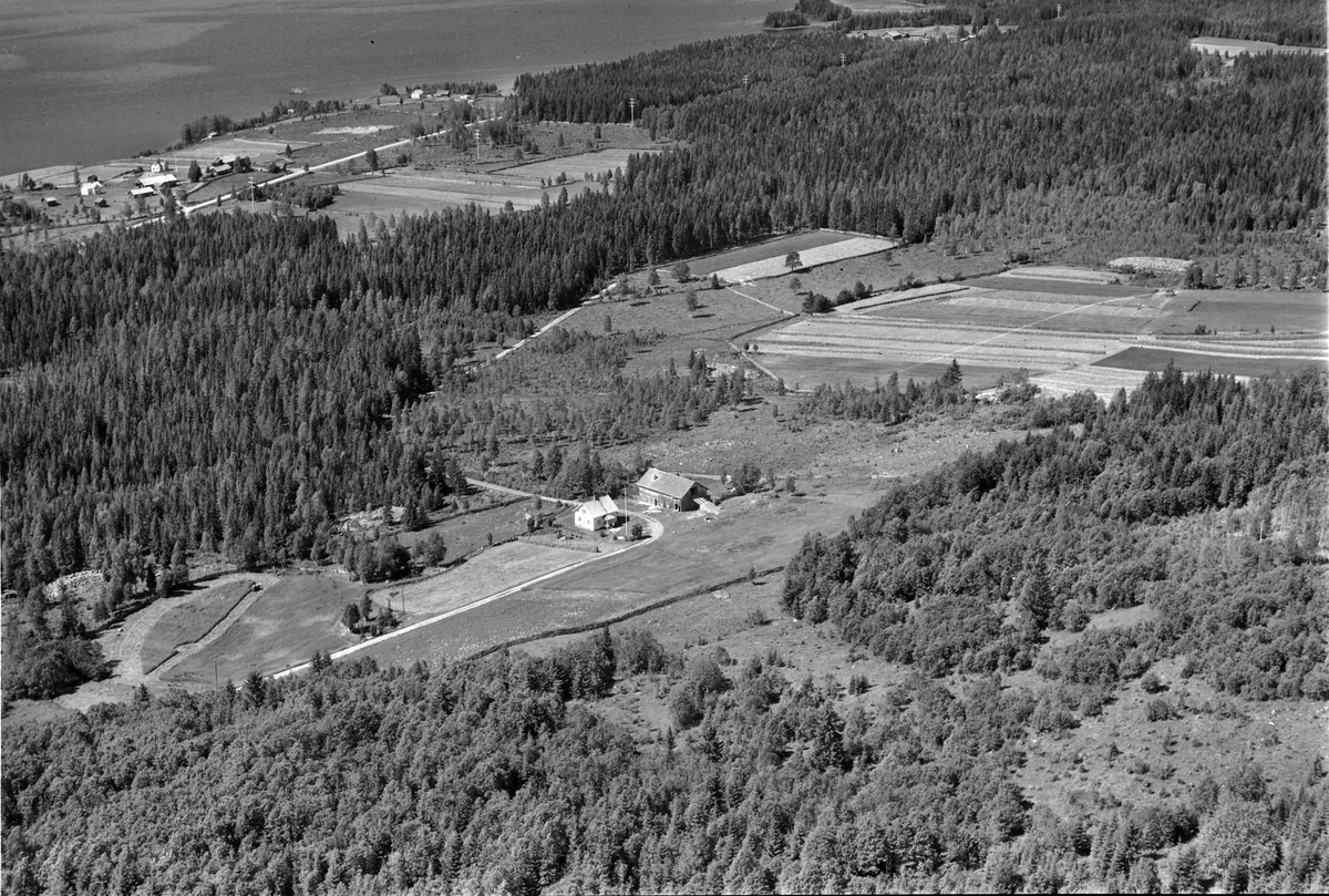 Widerøes Flyveselskap A/S, Flyfoto av Bergheim gard, Åsmarka, Ringsaker.