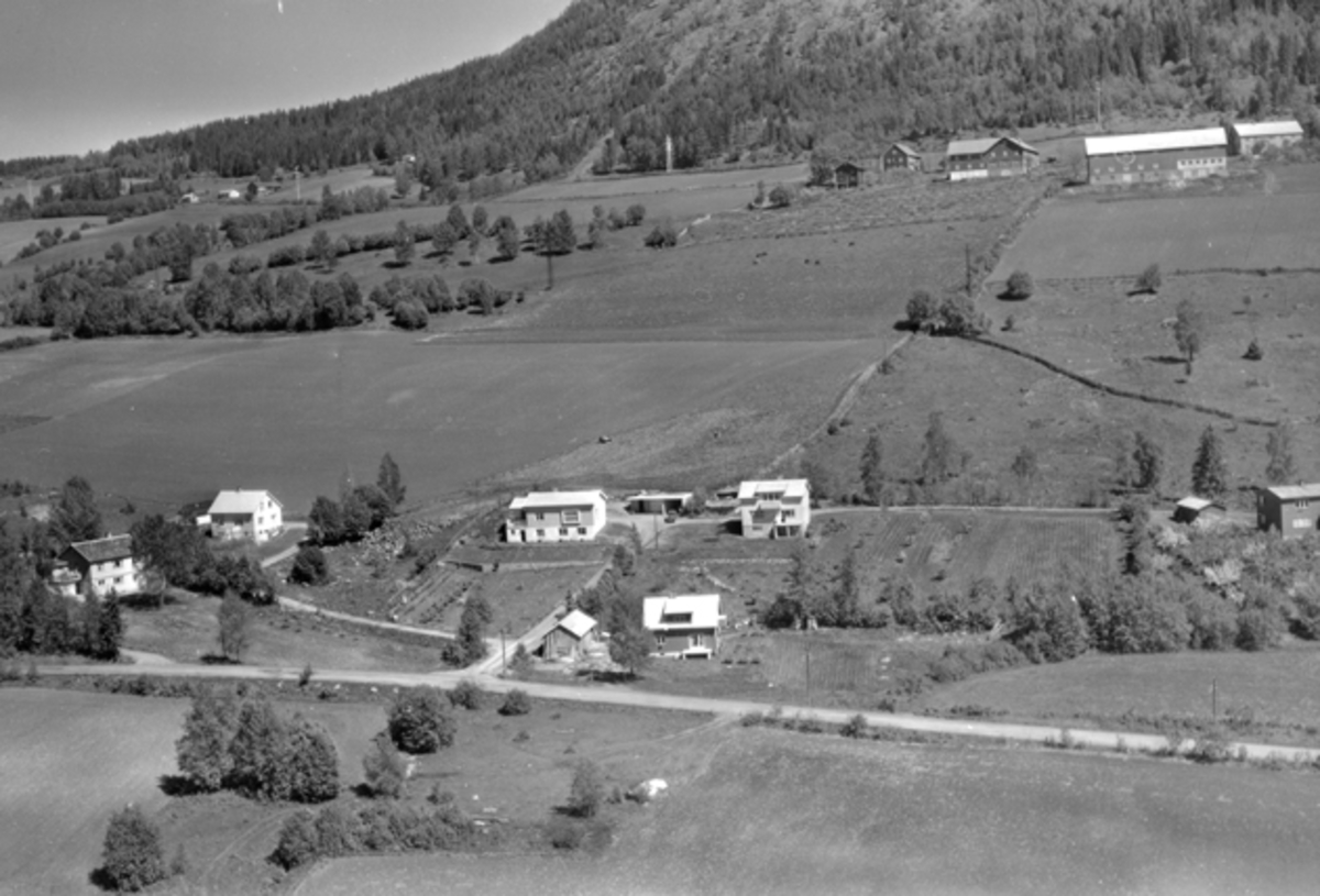 Widerøes Flyveselskap A/S, Flyfoto av Byflatvegen, Brumunddal.