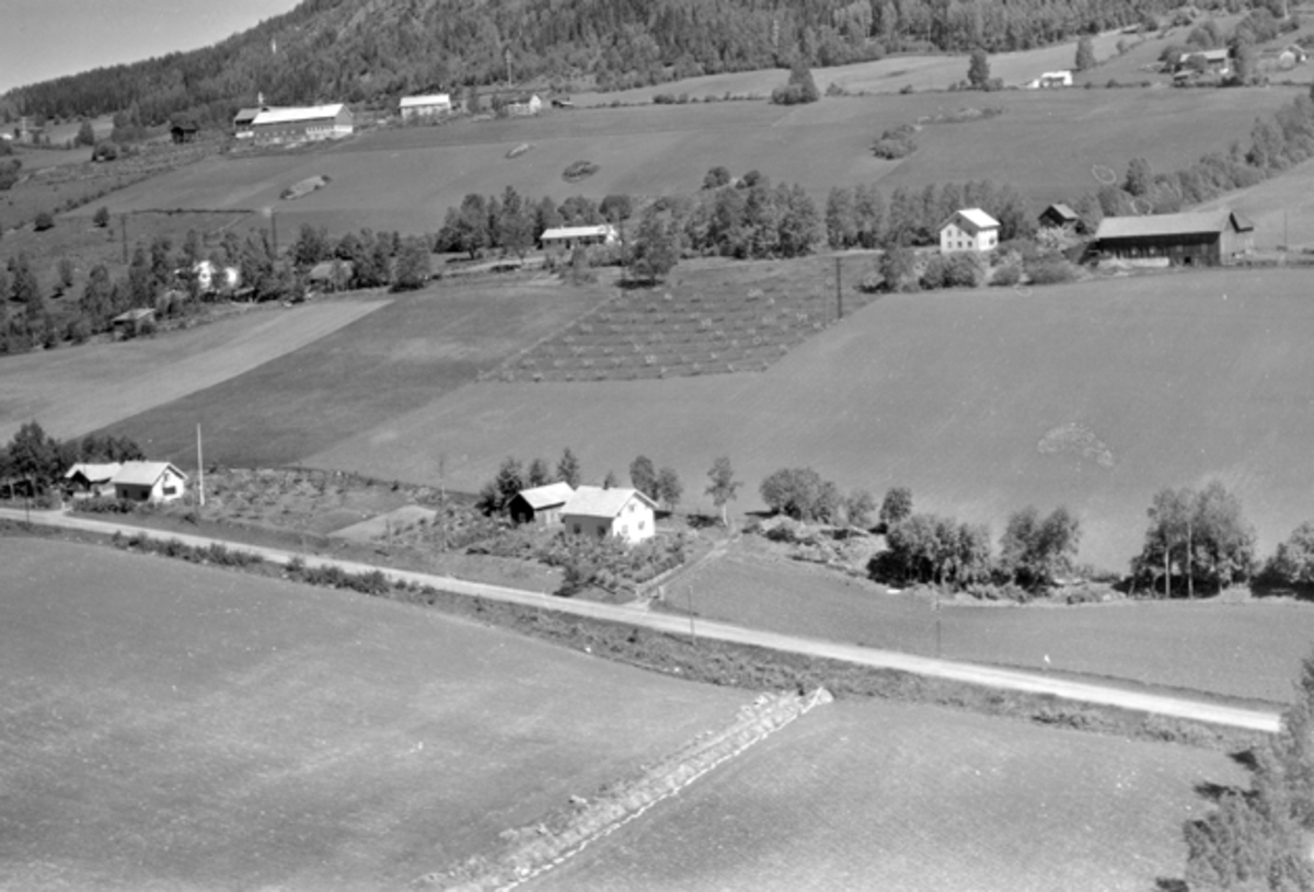 Widerøes Flyveselskap A/S, Flyfoto av Byflatvegen, Brumunddal.