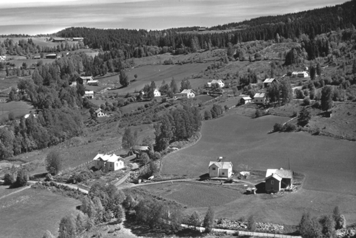 Widerøes Flyveselskap A/S, Flyfoto av Nordåsen, øvre, Brumunddal.