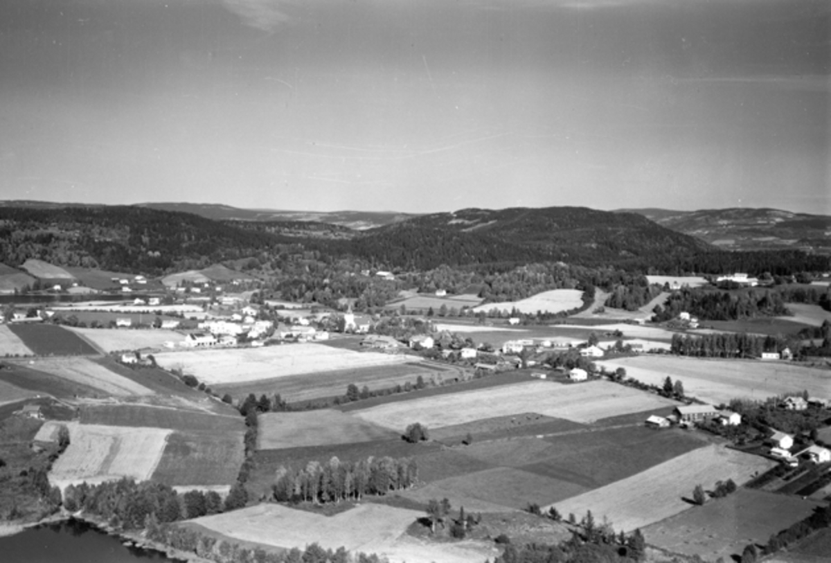 Widerøes Flyveselskap A/S, Flyfoto av Stavsjø, Hedmark med omegn.