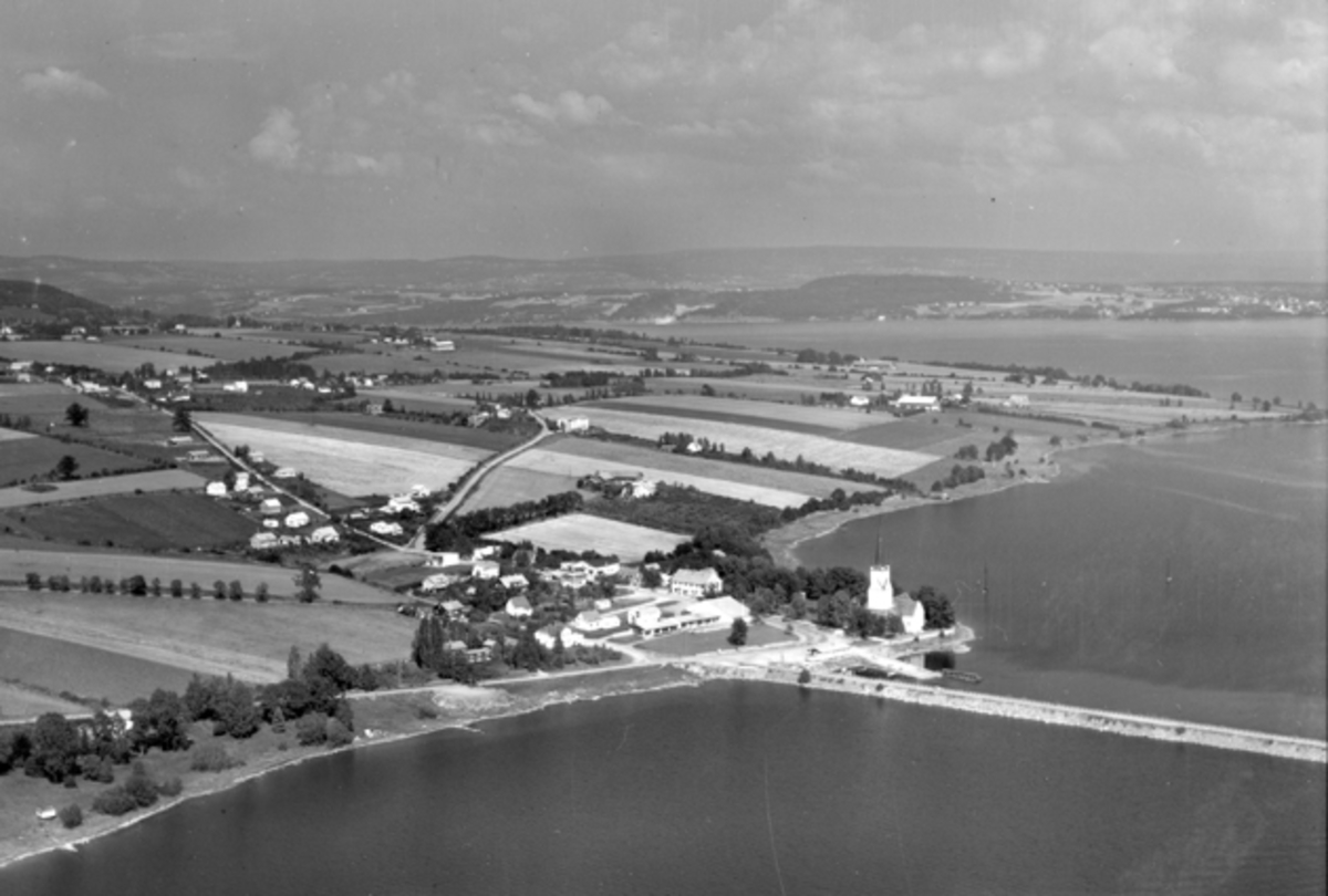 Widerøes Flyveselskap A/S, Flyfoto, Tingnes, Nes kirke, Nessundet bru, Mjøsa, Nes, Hedmark.