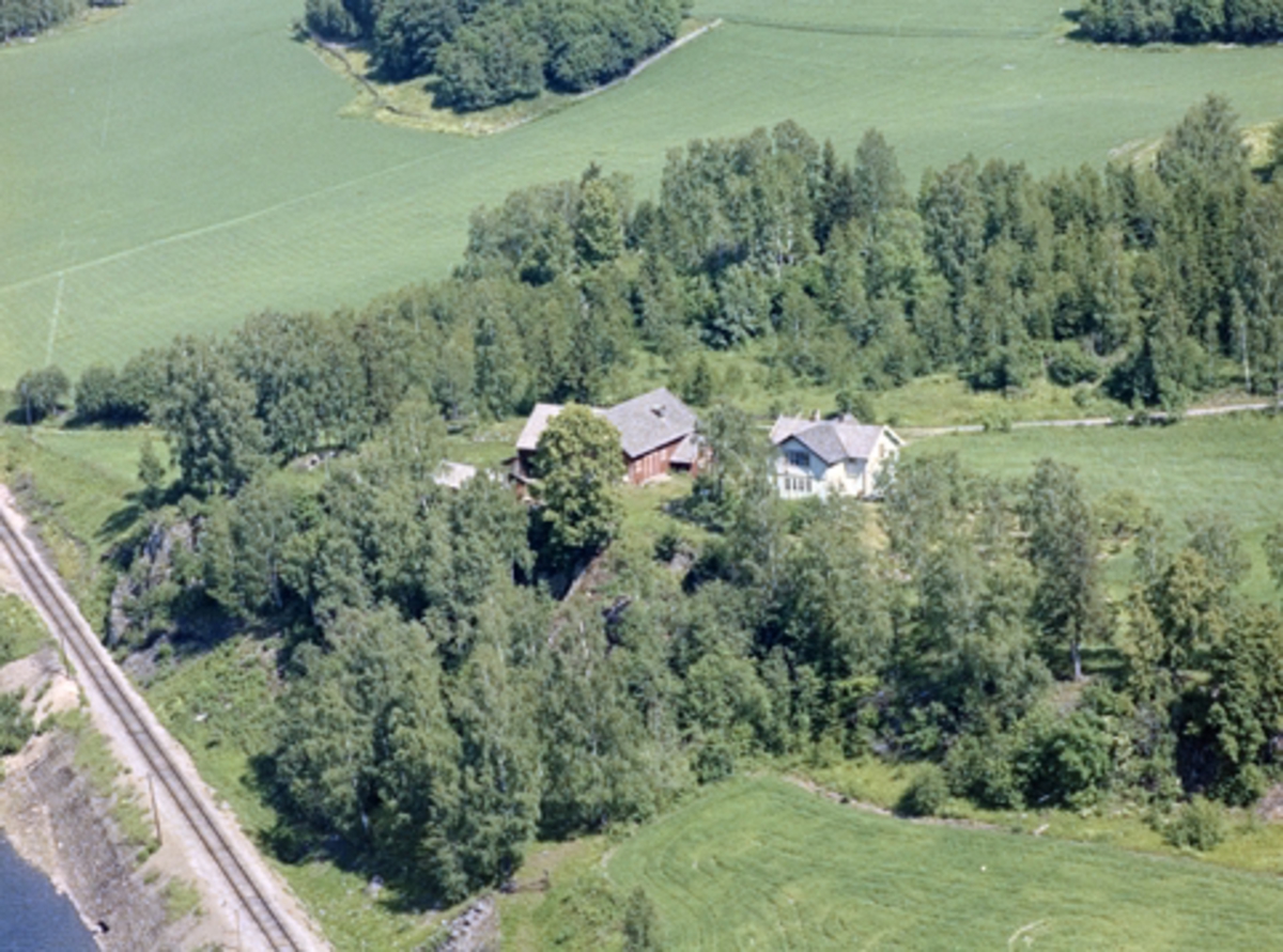 Widerøes Flyveselskap A/S, Flyfoto av Bergeli, Jessnes, Ringsaker.