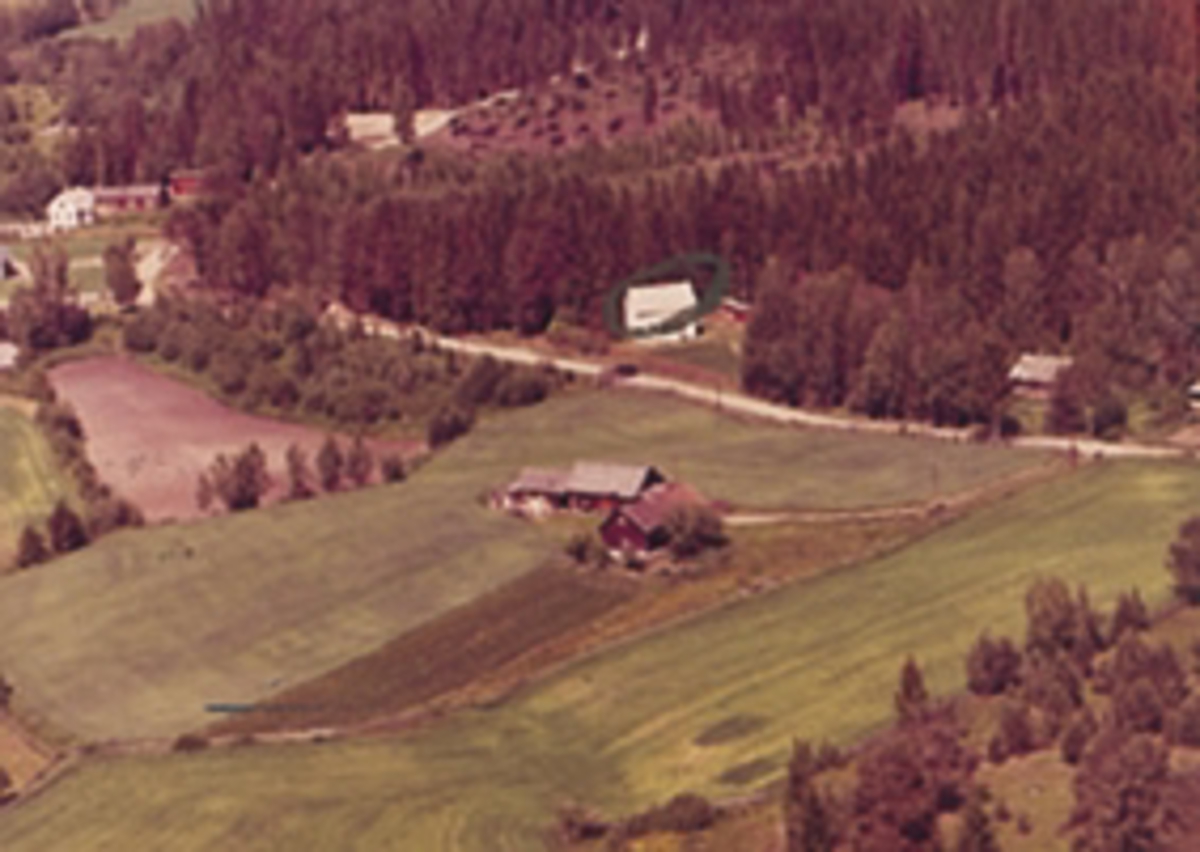 Widerøes Flyveselskap A/S, Flyfoto av Furuhol, Furnes, Ringsaker.