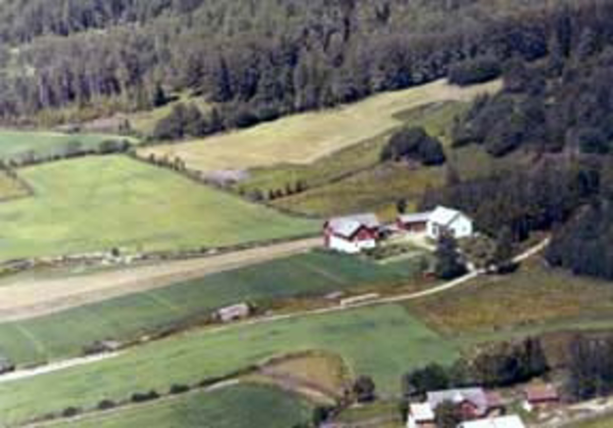 Widerøes Flyveselskap A/S, Flyfoto av Nordlia, Furnes, Ringsaker.