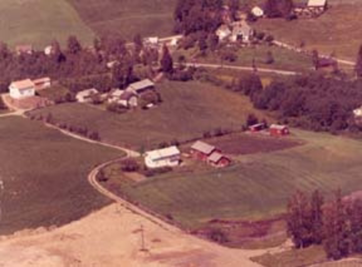 Widerøes Flyveselskap A/S, Flyfoto av Fjellheim, Furnes, Ringsaker.