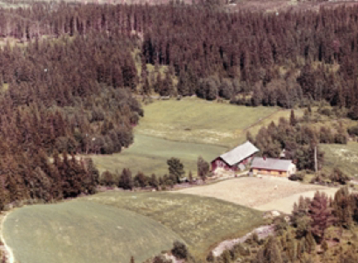Widerøes Flyveselskap A/S, Flyfoto av Bjørnstad, Furnes, Ringsaker.