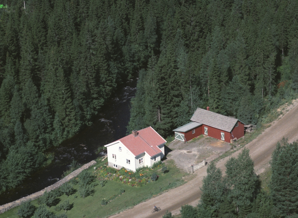 Anno Domkirkeodden, Flyfoto av Skaubo (Åsmarkvegen 460), Kvernstubrua, Ringsaker.