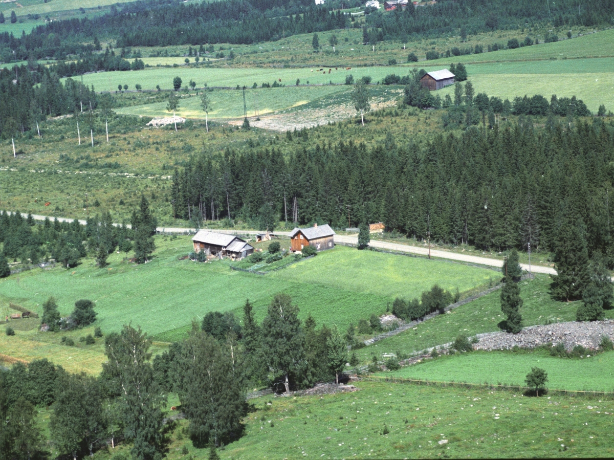 Widerøes Flyveselskap A/S, Flyfoto, Almsbakken, Brøttum, Ringsaker.