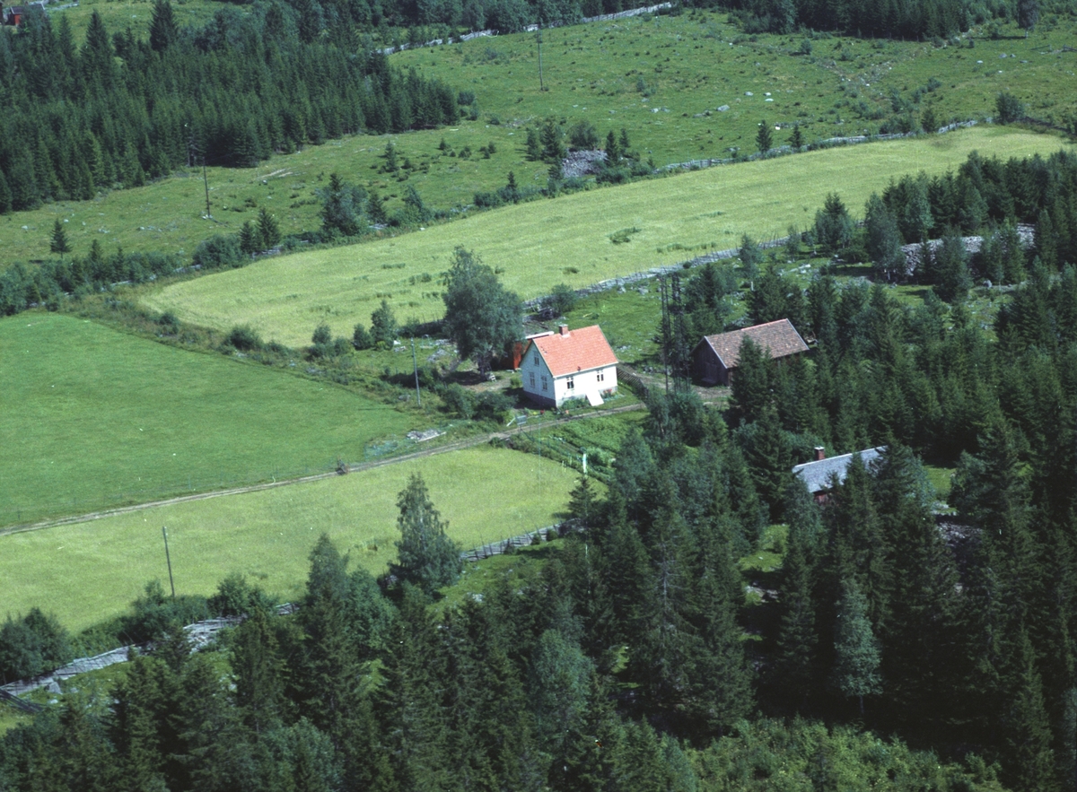 Widerøes Flyveselskap A/S, Flyfoto, Linnerud, Brøttum, Ringsaker.