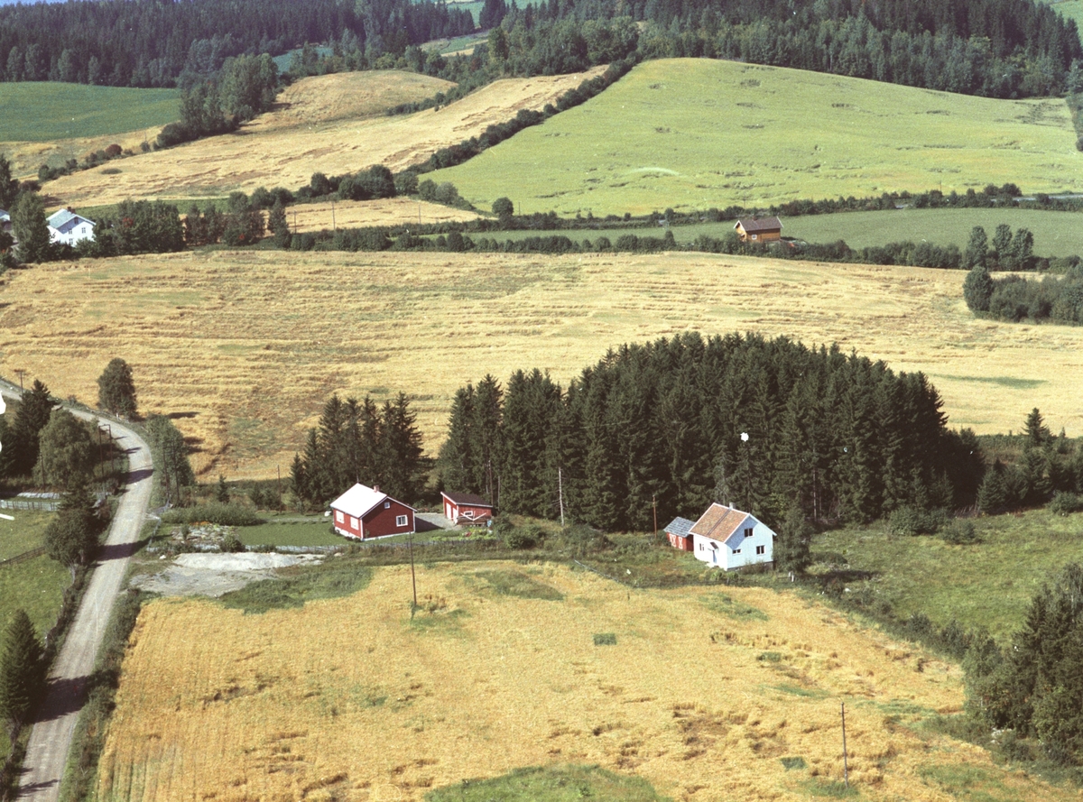 Widerøes Flyveselskap A/S, Flyfoto, Bergli, Veldre, Ringsaker.