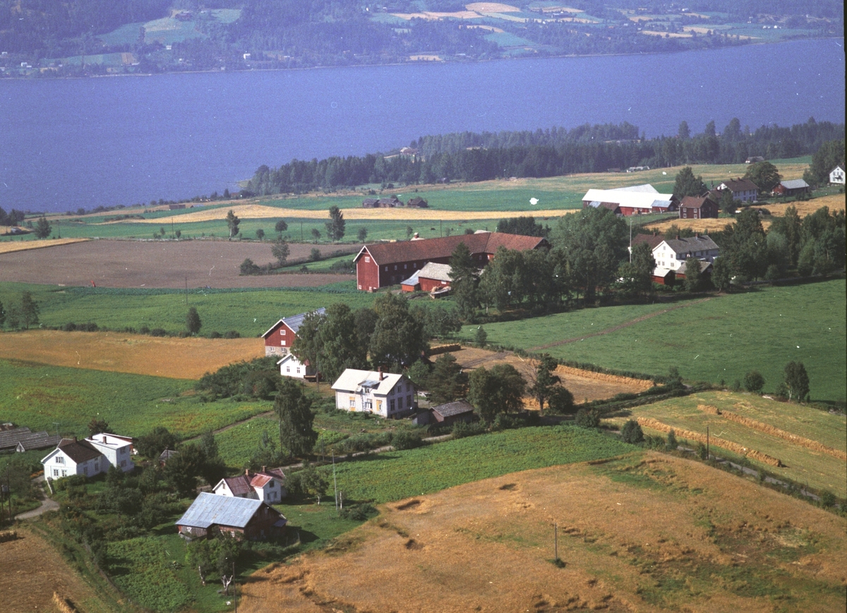 Widerøes Flyveselskap A/S, Flyfoto, Lundsveen, Gaupen, Ringsaker.