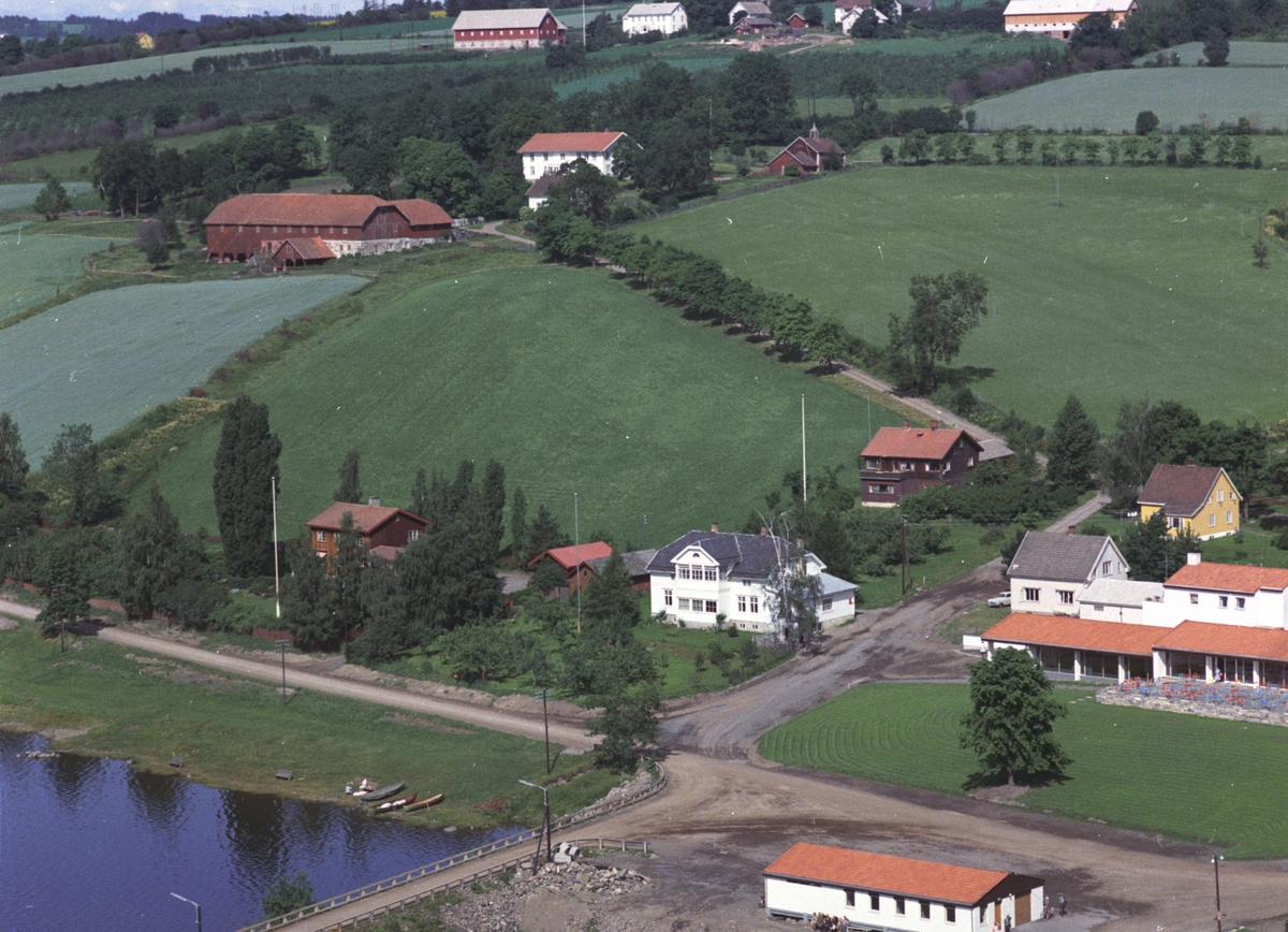 Widerøes Flyveselskap A/S, Flyfoto, Tingnes, Prestegarden, bru, Nes, Hedmark.