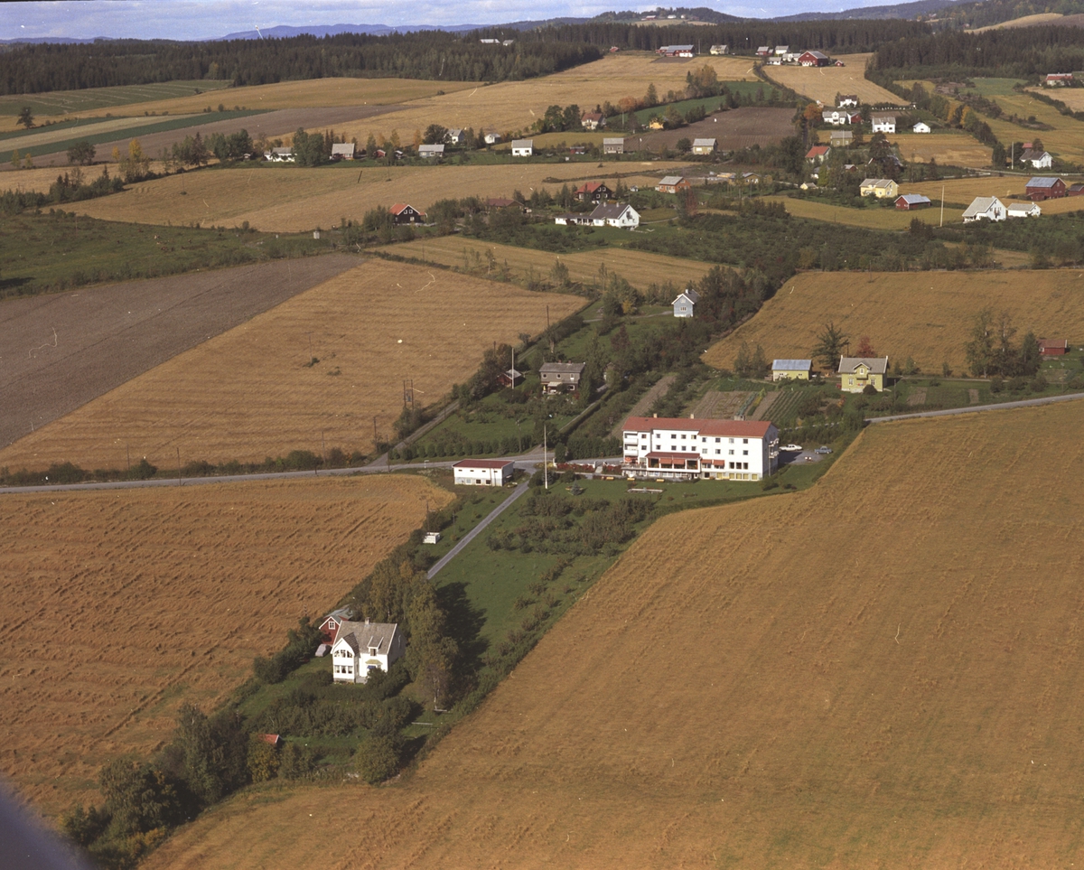 Widerøes Flyveselskap A/S, Flyfoto, Grande rekreasjonshjem, boliger, Nes, Hedmark.