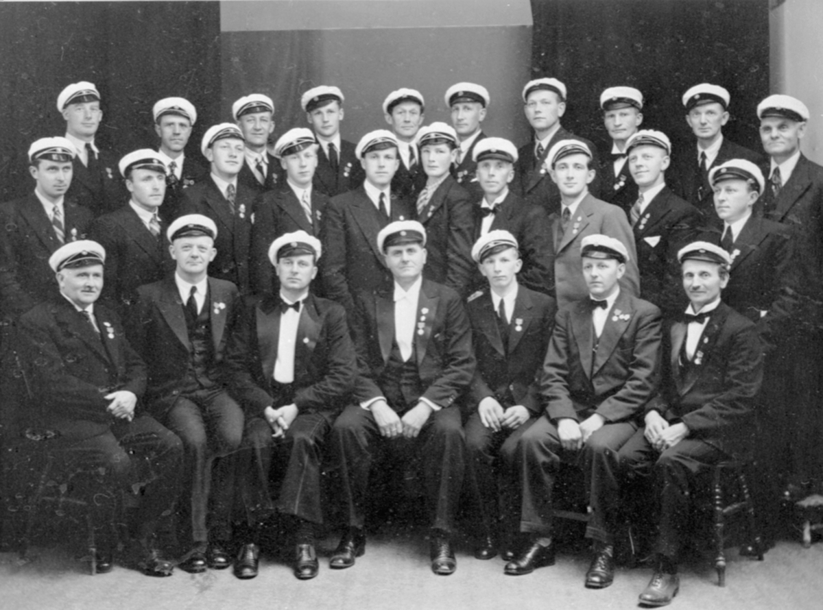 Anno Domkirkeodden, Brumunddal mannskor, sangkor, dirigent Anton Bakhaug. Se reg. skjema for navn.