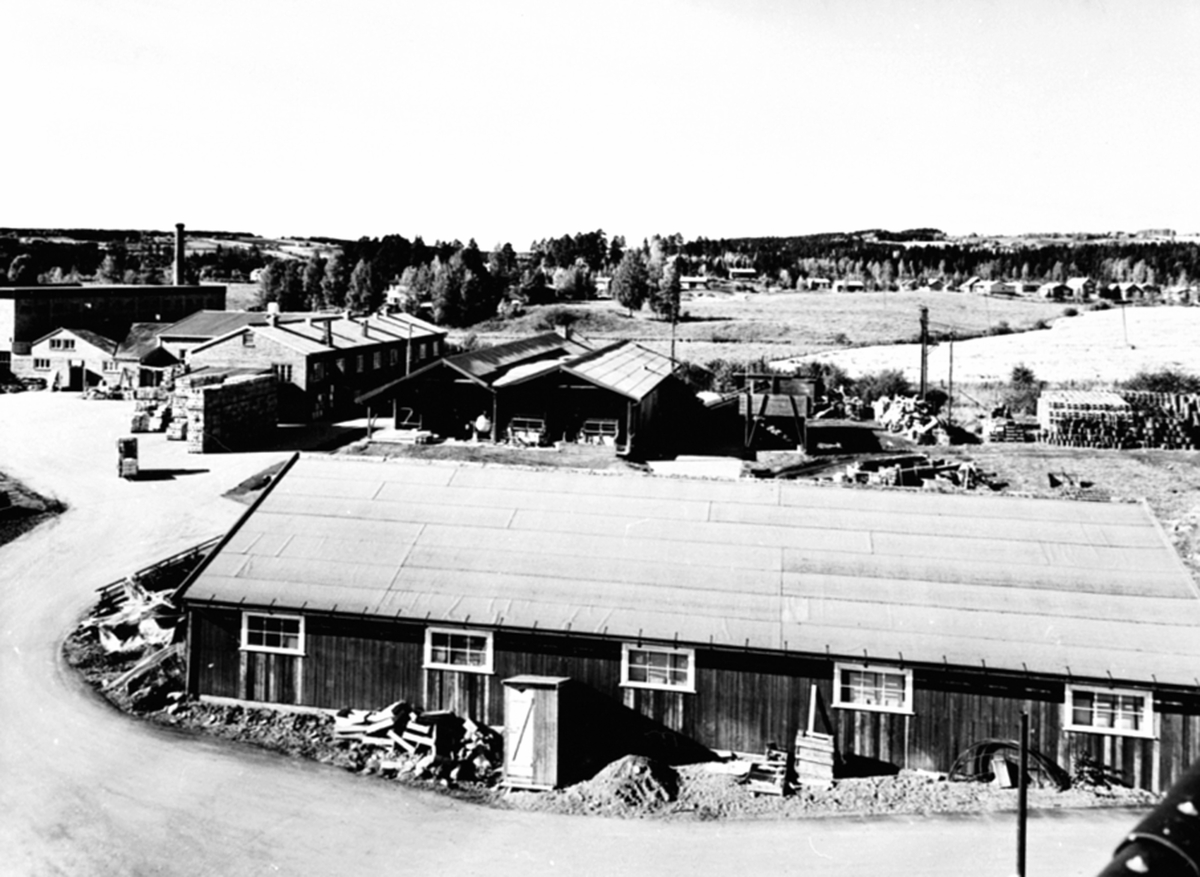 Anno Domkirkeodden, Eksteriør. Lagerbygninger på A/S Oplandske Konservesfabrikk, Stabburet, Nora, Brumunddal.