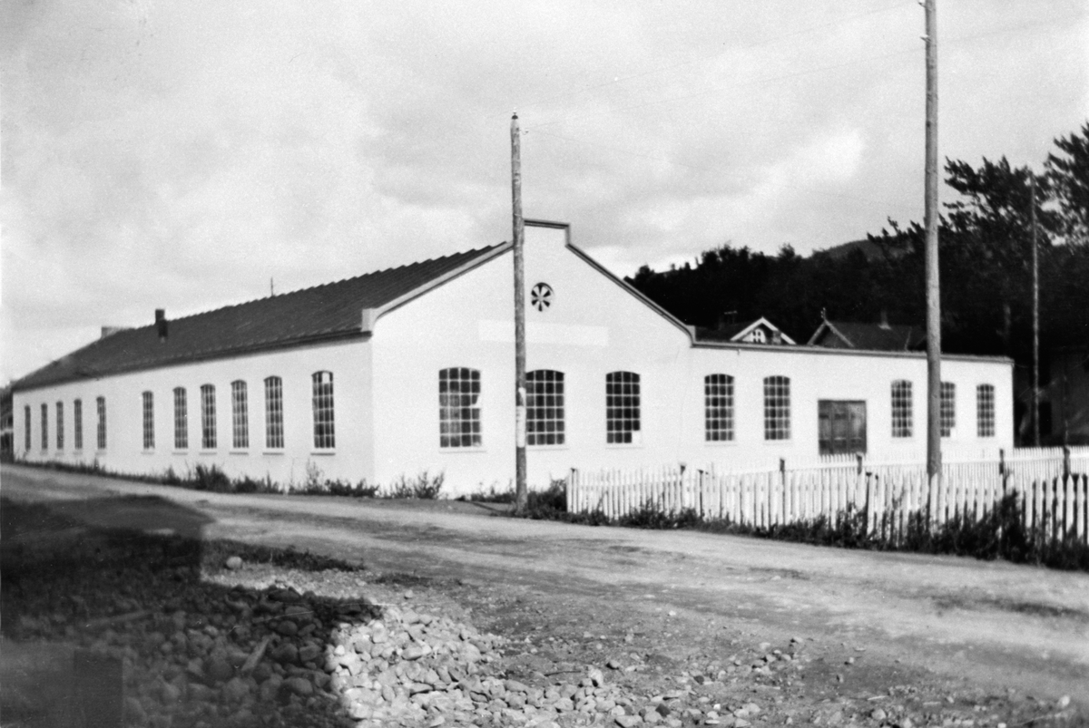 Anno Domkirkeodden, Brumunddal Mekaniske verksted og støperi. Hymas A/S.