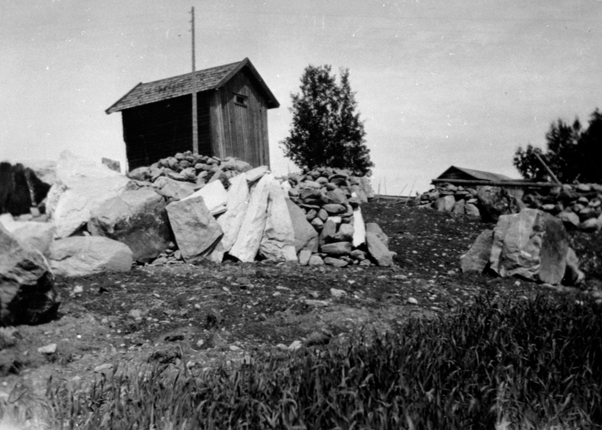 Anno Domkirkeodden, Steinrøys, nybrott, uthus, Lien gård, Åsmarka, Ringsaker.