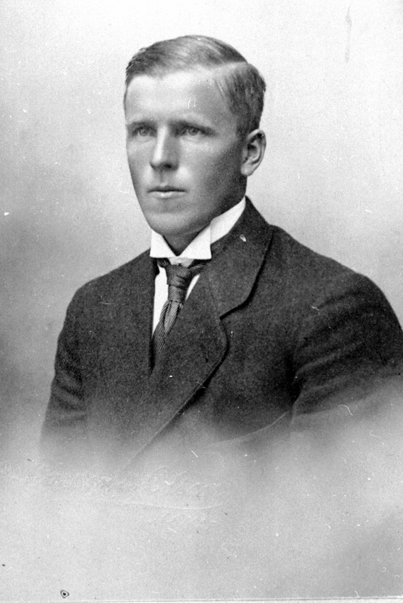 Anno Domkirkeodden, Portrett, Alf Skjeseth (1893-1968), Berg østre, Ringsaker.