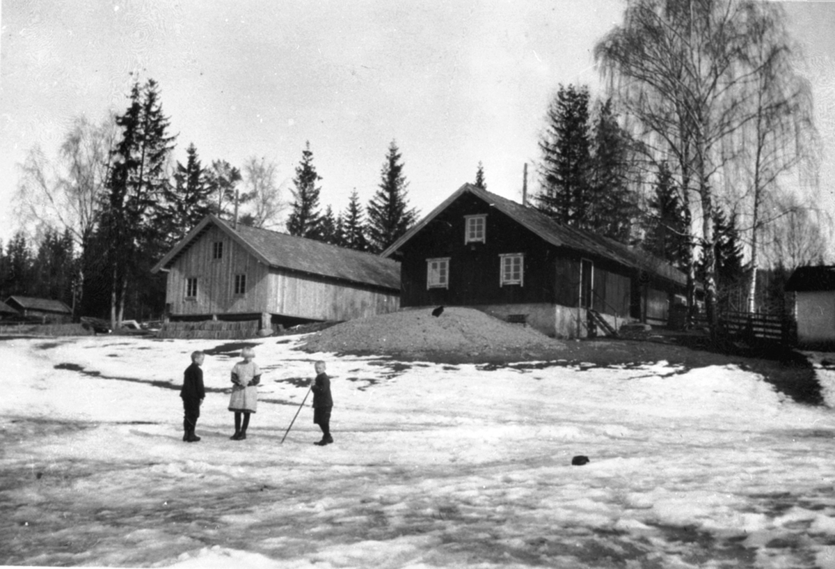 Anno Domkirkeodden, Drengestue, uthus på Sendstad, Nes, Hedmark.