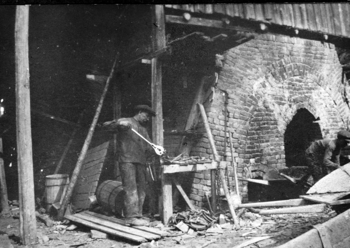 Anno Domkirkeodden, Sendstad, teglverk, Smedstua, Mengshoel. Ovn til brenning av teglstein.