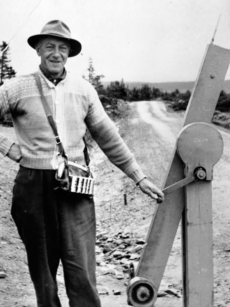 Anno Domkirkeodden, Bomvokter Gunnar Mæhlum med pengeveske, Eliåsen, Ringsaker.