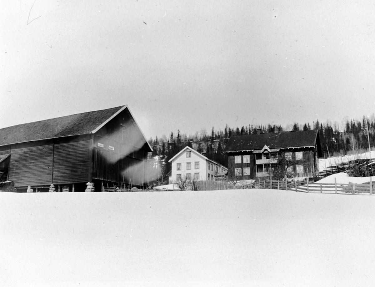 Anno Domkirkeodden, Eksteriør, Simenstad gård, Veldre, Ringsaker.
