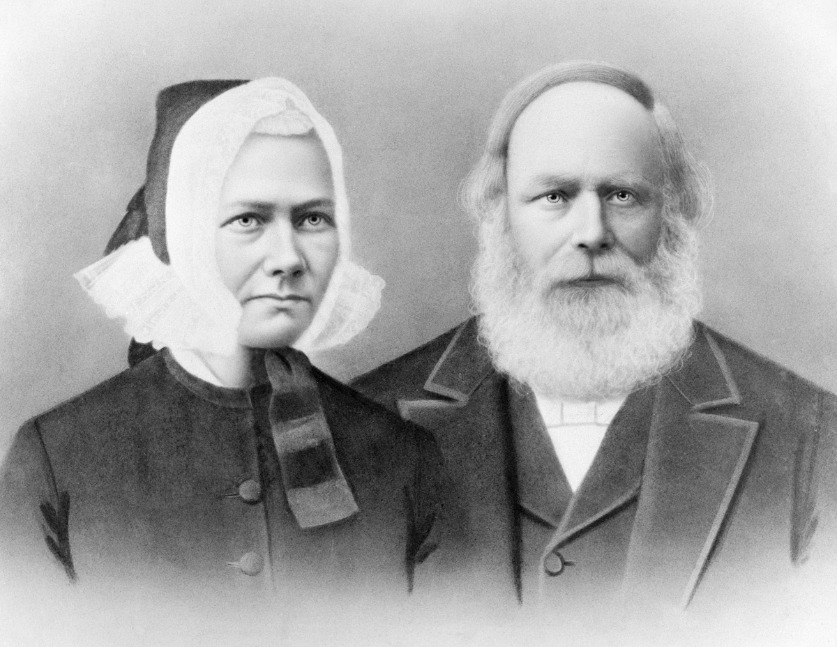 Anno Domkirkeodden, Agneta Amundsdatter Bjerklien (1830 - 1894), hodeplagg, pullue, skredder og gardbruker Peder Olsen (1822 - 1899), Bjerklien søndre, Åsmarka, Ringsaker.