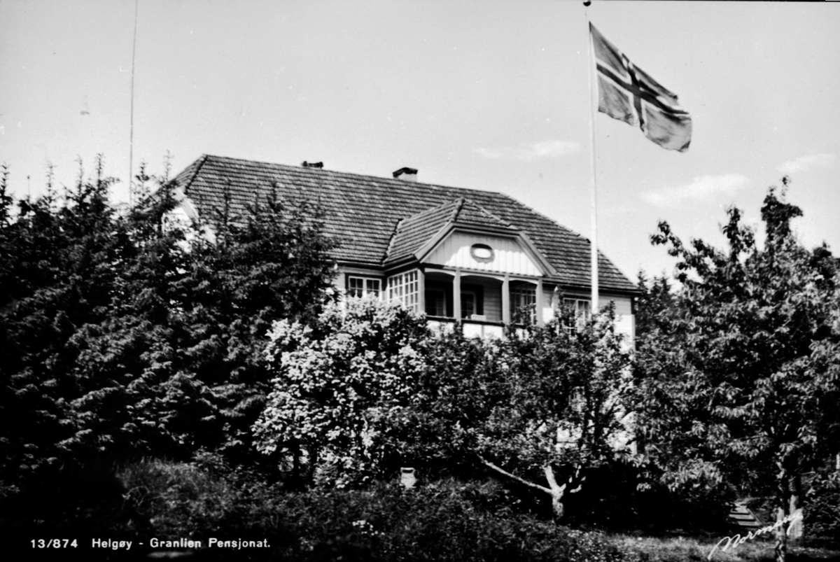 Anno Domkirkeodden, Granlien pensjonat, Helgøya. Bilde fra postkort.
