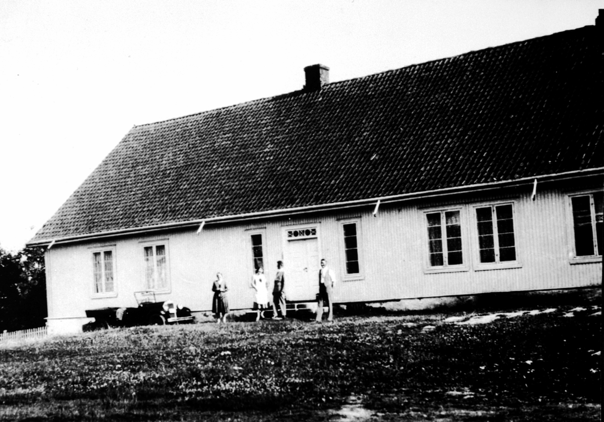 Anno Domkirkeodden, Eksteriør, hovedbygningen på Skinstad, Nes, Hedmark.
