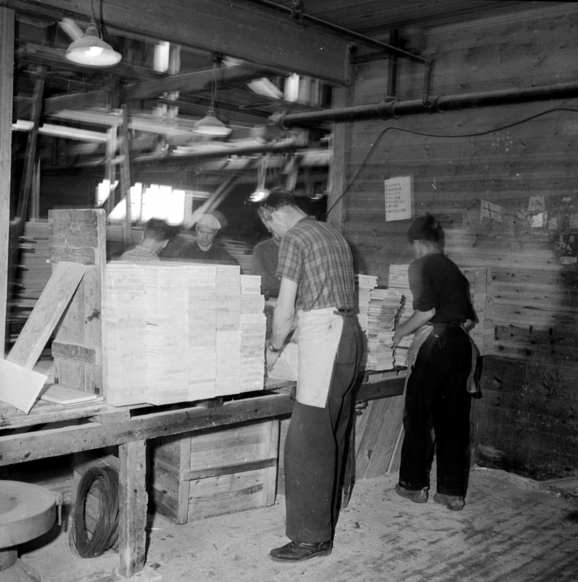 Anno Domkirkeodden, Interiør sagbruk, sortering og stabling av trelast, Berger Langmoen A/S, Brumunddal.