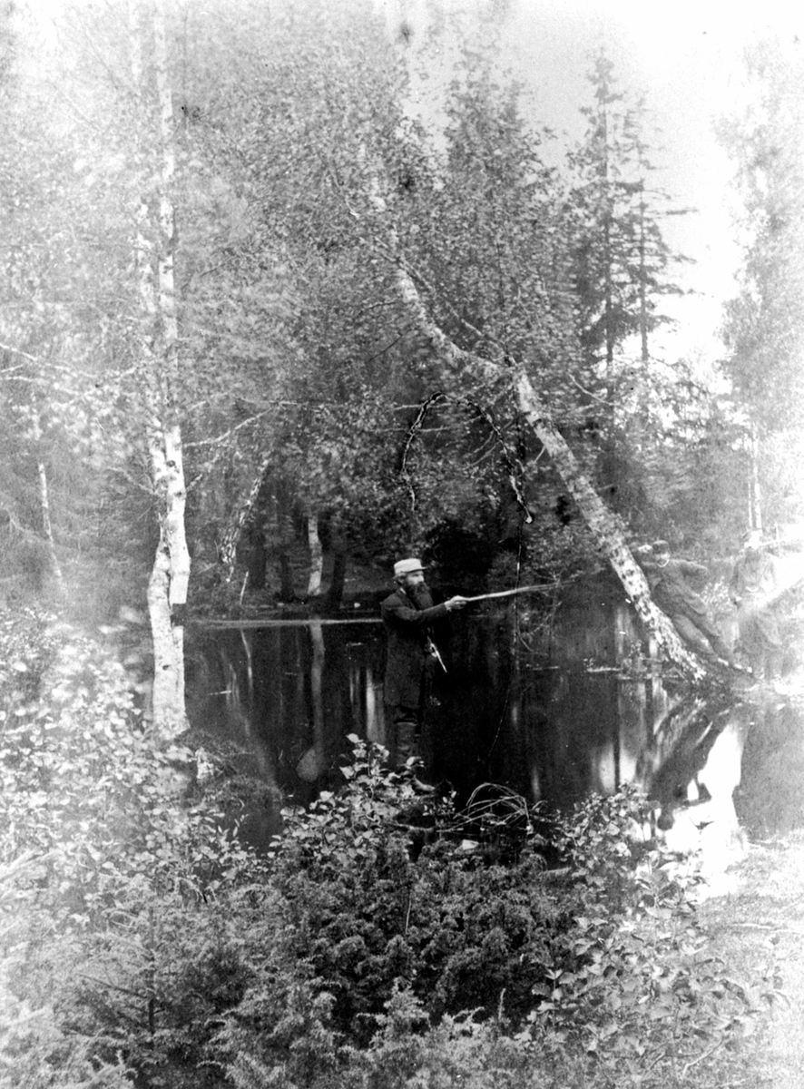 Anno Domkirkeodden, Steinsrudtjernet, Ringsaker. Oluf, eller Håkon, eller Ole Martin Stensrud.