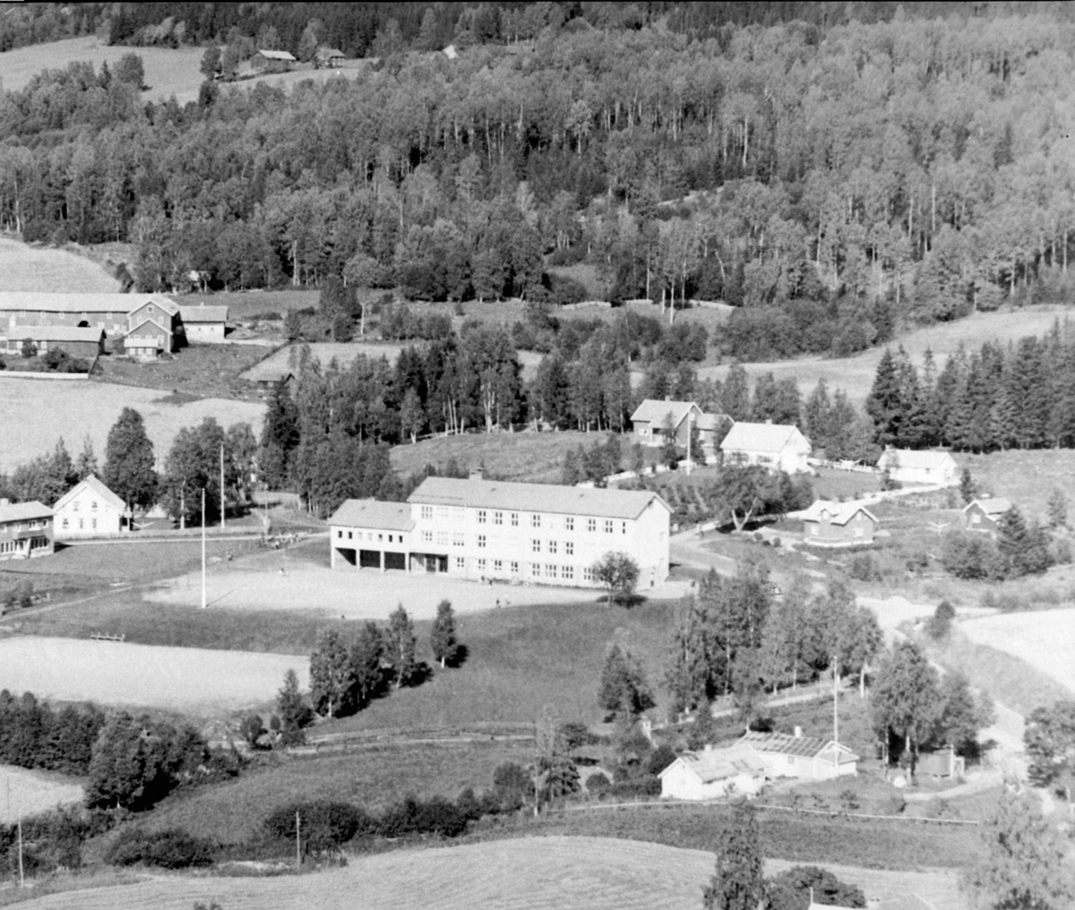Anno Domkirkeodden, Flyfoto, Kylstad skole, Furnes.
