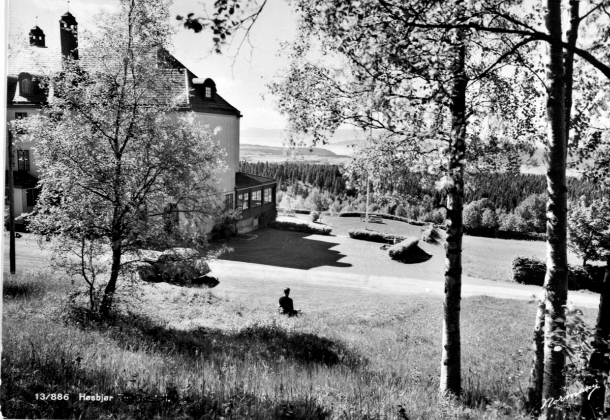 Anno Domkirkeodden, Parken på Høsbjør Turisthotell, Furnes.