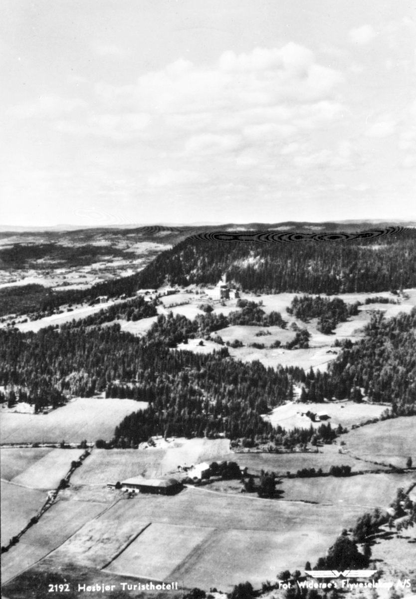 Widerøes Flyveselskap A/S, Flyfoto, Eksteriør, Høsbjør turisthotell, Furnes.