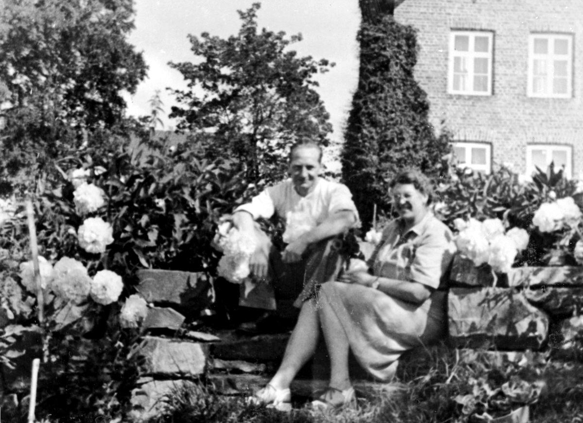 Anno Domkirkeodden, Forlovet par. Torgeir Kongsrud (1903-1969) og Anna Marie Haugen (1910-1992). Kise mellom, Nes, Hedmark.