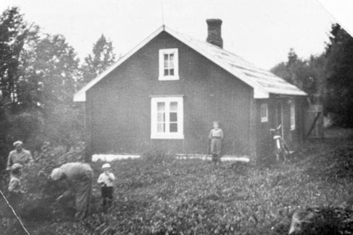 Anno Domkirkeodden, Eksteriør, bolig, Nybakken under Flisaker, Veldre, Ringsaker. Før ombygging.
