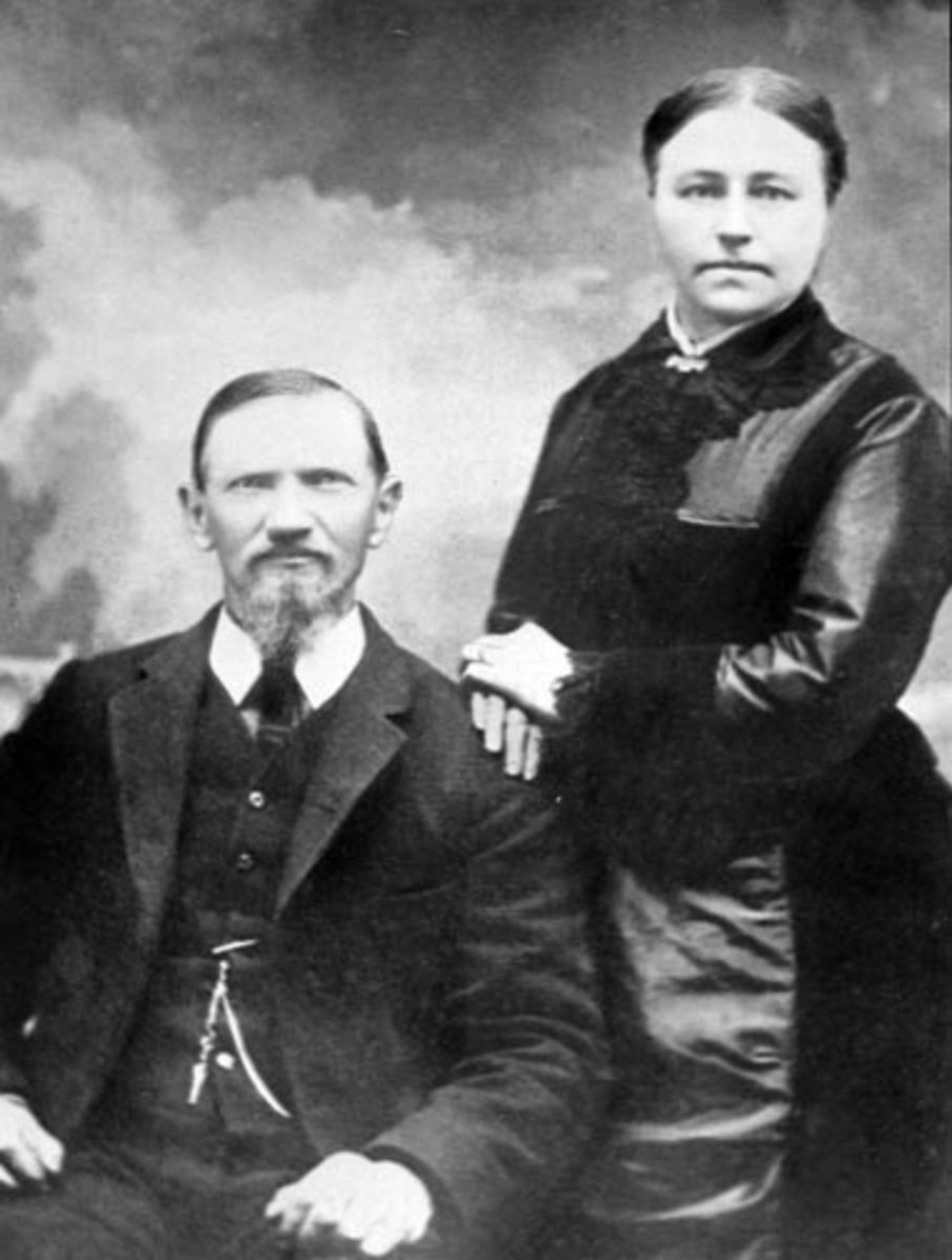 Anno Domkirkeodden, Ekteparet Even Evensen Mengshoel (1844-1930) og Mina Evensdatter Skinstad f.1845. Skinstad, Nes, Hedmark.