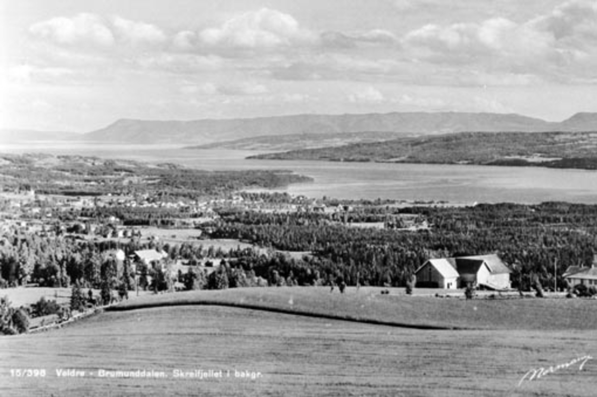 Anno Domkirkeodden, Oversikt, Veldre, Furnesfjorden, landskap sett fra Veldre, Ringsaker.