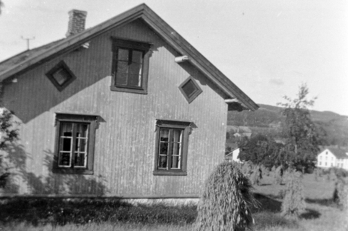 Anno Domkirkeodden, Eksteriør, Furubakken ved Buttekvern, Kongsvegen 12, Brumunddal.
