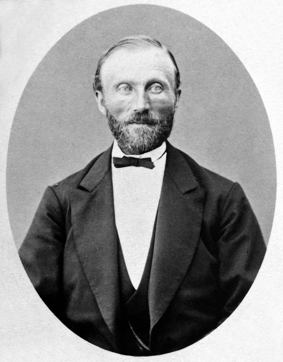 Anno Domkirkeodden, Portrett av lærer Gulbrand Olsen Dæhli (1833-1912). Var lærer ved Dæhli skole, Nes, Hedmark (1855-1899).