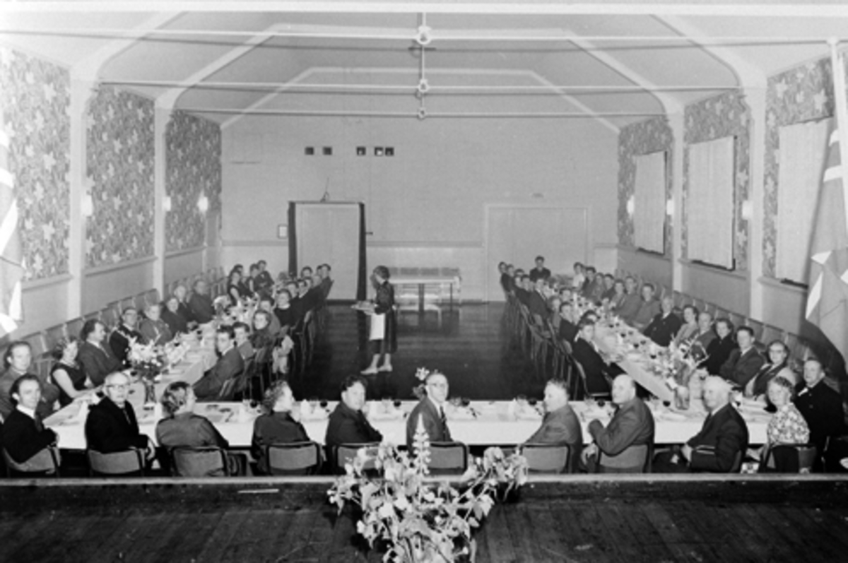 Anno Domkirkeodden, Interiør, festsal, Brumunddal Jern og Metall, 40 års jubileum, Furnes.