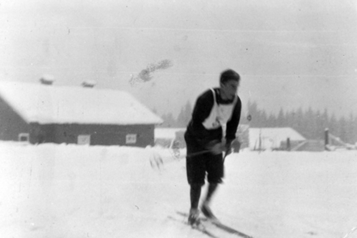 Anno Domkirkeodden, Skirenn, 30 km, Lars Bergendal med nummer på brystet, Kvilheim, Furnes Almenning.