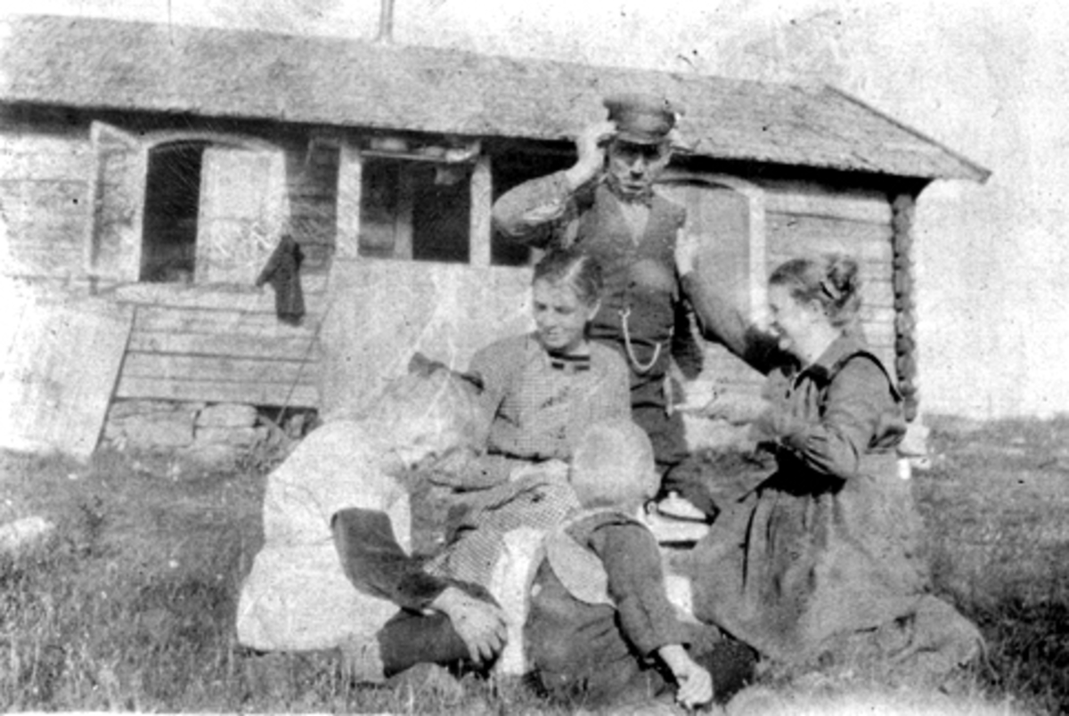 Anno Domkirkeodden, Barn og voksne på Storstilen, Ringsakerfjellet.
