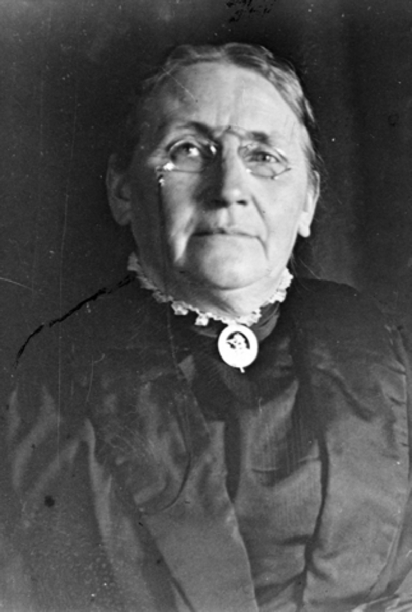 Anno Domkirkeodden, Portrett, Kjersti Rudstad født Solberg på Lisengen, Lismarka17. 01. 1867. Var Ringsakers første kvinnelige organist.