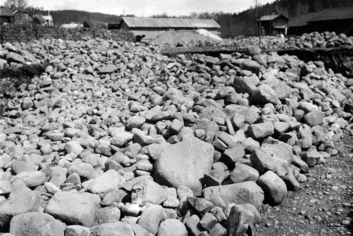 Anno Domkirkeodden, Bruvold mølle, Moelv. Steinfylling før bygging av lærfabrikken. Fabrikken sto ferdig i 1925.